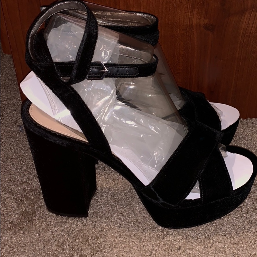 Sam Edelman Heels - Picture 2 of 3